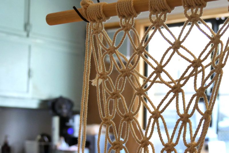 話題の マクラメ編み で学ぶ おうちに飾れるプラントハンガーの作り方 Nextweekend